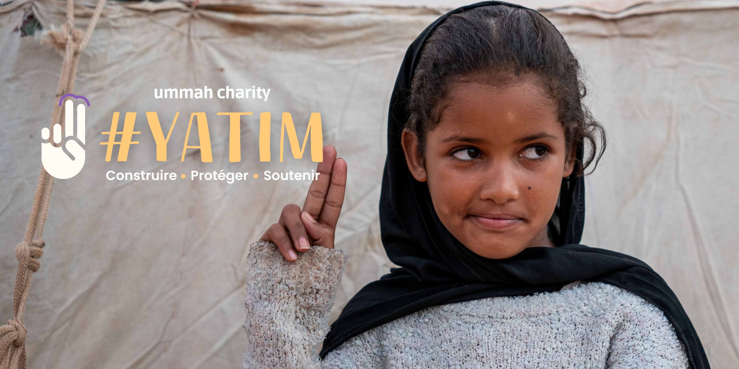 Image représentant un enfant souriant bénéficiant du soutien du fonds commun #YATIM dédié aux orphelins.