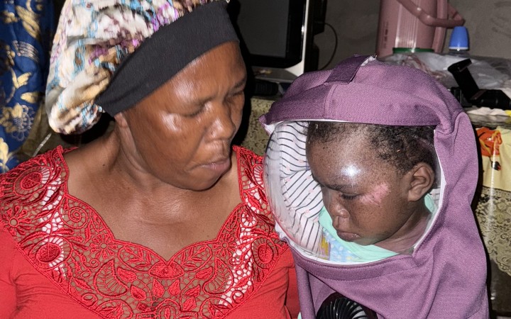 Farna et son masque aux comores